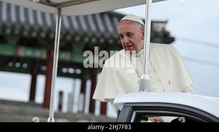 Aug 17, 2014 - Haemi, South Korea : Pope Francis attend with speaks their event closing ceremony during an Asian Youths Day at the castle in Haemi, South Korea. Pope Francis wraps up his five-day visit to South Korea on Monday with a Mass for peace and reconciliation. Stock Photo