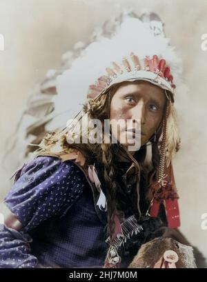 White War Bonnet portrait. Antique and vintage photo - Native american ...