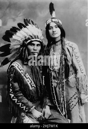 Situwuka & Katkwachsnea. Circa 1912 - Antique and vintage photo - Native american / Indian / American Indian. Photo by Shotridges.