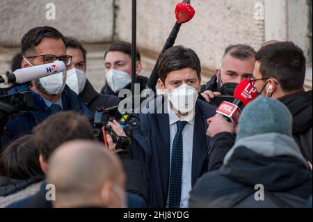 Rome, Italy. 27th Jan, 2022. 27/01/2022 Rome, Election of the new President of the Republic, entries and exits for the fourth vote. Pictured: Roberto Speranza Credit: Independent Photo Agency/Alamy Live News Stock Photo