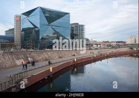 22.01.2022, Berlin, Germany, Europe - View of the Berlin Central railway station and the futuristic 3XN Cube Berlin building at Washingtonplatz square. Stock Photo