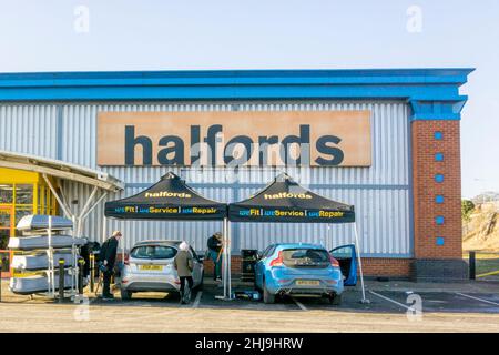 Fitting, service and repair bays at a branch of Halfords. Stock Photo