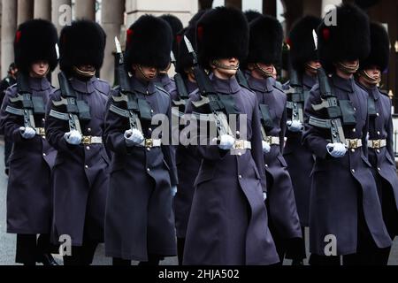 Windsor, UK. 27th January, 2022. The 1st Battalion Grenadier Guards returns to Victoria Barracks following the Changing of the Guard ceremony at Windsor Castle. VisitBritain will launch a £10 million international marketing campaign in February targeting visitors from Europe and the USA. Credit: Mark Kerrison/Alamy Live News Stock Photo