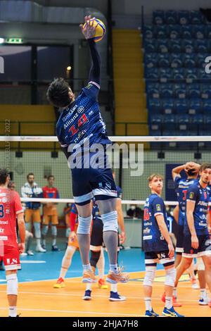 Arena di Monza, Monza, Italy, January 26, 2022, Yuki Ishikawa (Allianz Powervolley Milano)    during  Vero Volley Monza vs Allianz Milano - Volleyball Stock Photo