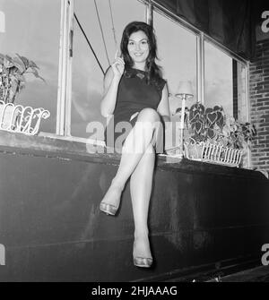 Rosanna Schiaffino, Italian actress, in the UK to star in new film, The Victors, pictured in London, 23rd August 1962 Stock Photo