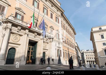 Rome, Italy. 27th Jan, 2022. Election of the new President of the Italian Republic, entrances and exits for the fourth vote of senators and deputies in Rome. (Credit Image: © Andrea Ronchini/Pacific Press via ZUMA Press Wire) Stock Photo