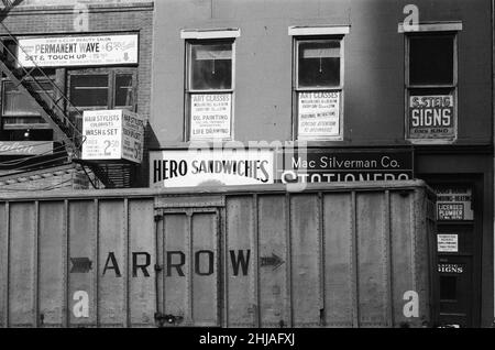 New York Scenes, Thursday 15th October 1964. Stock Photo