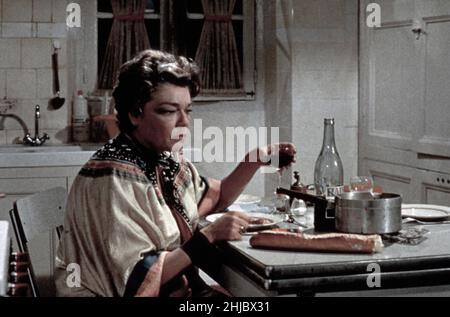 Le Chat  Year : 1971 France / Italy  Director : Pierre Granier-Deferre   Simone Signoret Stock Photo