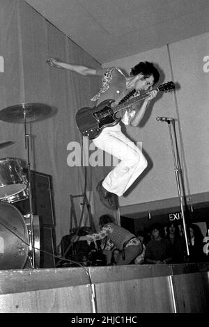 Pete Townsend performing with The Who in the Anson Rooms, Bristol University Students’ Union, 7 December 1968 Stock Photo