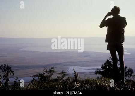 Philip Leakey looking out over the Rift Valley, near Lake Manyara, Tanzania. Philip Leakey is the son of Louis and Mary Leakey, both famous paleontologists. He served as a member of the Kenyan Parliament from 1979 to 1992. Stock Photo