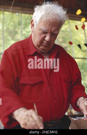 Alexander Calder (1898-1976), American sculptor and artist, in his studio in Roxbury, Connecticut in 1972. Stock Photo