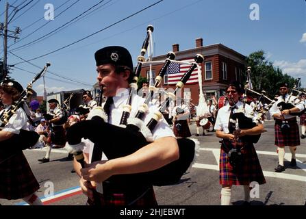 INDEPENDANCE DAY JULY 4TH BRISTOL  RI, USA La plus ancienne parade aux usa commemorant le jour de l'independance Stock Photo