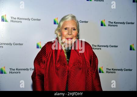 **FILE PHOTO** Joni Mitchell To Remove Songs From Spotify In Support Of Neil Young. Singer-songwriter Joni Mitchell arrives for the Medallion Ceremony honoring the recipients of the 44th Annual Kennedy Center Honors at the Library of Congress in Washington, DC on Saturday, December 4, 2021. The 2021 honorees are: operatic bass-baritone Justino Diaz, Motown founder, songwriter, producer and director Berry Gordy, ‘Saturday Night Live' creator Lorne Michaels, legendary stage and screen icon Bette Midler, and singer-songwriter Joni Mitchell. Credit: Ron Sachs/Pool via CNP /MediaPunch Stock Photo