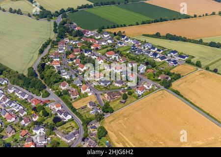 Aerial photograph, housing estate Kleinbahnring Auf der Schanze in Niederense, Ense, Sauerland, North Rhine-Westphalia, Germany, DE, Europe, property Stock Photo