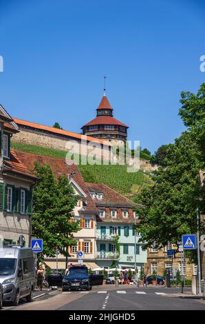 Esslingen am Neckar, Baden-Württemberg, Germany: Street scene on Berliner Strasse with view up to the Thick Tower (Dicker Turm). Stock Photo