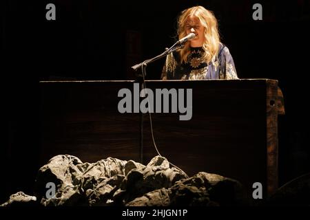 Madrid, Spain. 29th Jan, 2022. Singer Carolina de Juan from the Morgan group performs during the INVERFEST festival at the Circo Price in Madrid. Credit: SOPA Images Limited/Alamy Live News Stock Photo