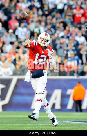 October 21, 2012 New England Patriots tight end Rob Gronkowski (87) warming  up before the New England Patriots vs New York Jets game played at Gillette  Stadium in Foxborough, Massachusetts. Eric Canha/CSM