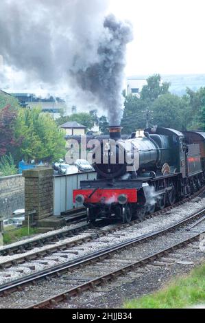 Former Great Western Railway Collet 7800 Manor Class No7812 Erlestoke Manor seen leaving Keighley station with a train for Oxenhope on the KWVR Stock Photo