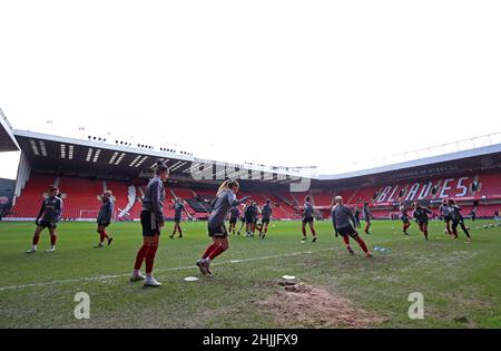 Sheffield United warm up ahead of the Vitality Women's FA Cup fourth round match at Bramall Lane, Sheffield. Picture date: Sunday January 30, 2022. Stock Photo