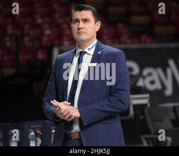 Muenchen, Deutschland (DE), 30 January, 2022. Pictured left to right, Cheftrainer Raoul Korner (medi Bayreuth) at the Basketball BBL Bundesliga, FC Bayern Muenchen Basketball - medi Bayreuth. Credit: Eduard Martin/Alamy Live News Stock Photo