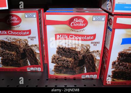 Betty Crocker Milk Chocolate Brownie Mix shot closeup on a metal shelf at a Dillon grocery store in Kansas Stock Photo