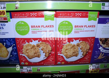 Simple Truth Organic Bran Flakes Cereal shot closeup on a metal shelf at a Dillons store in Kansas Stock Photo