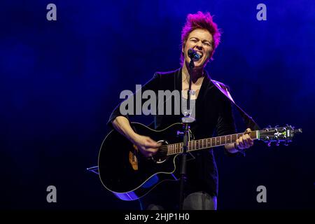 Wetzlar, Germany. 30th Mar, 2018. Sharron Levy, singer-songwriter originally from Israel, relocated to Salzburg, Austria. Supporting Act for Bonnie Tyler, tour concert in Rittal-Arena Wetzlar. Credit: Christian Lademann / LademannMedia Stock Photo