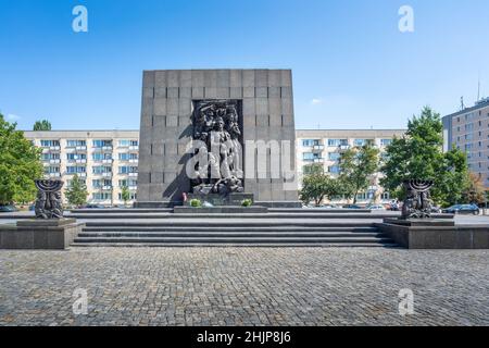 Monument to the Ghetto Heroes sculpted by Nathan Rapoport and unveiled in 1948 - Warsaw, Poland Stock Photo