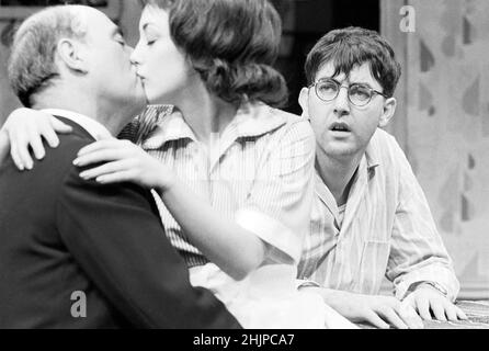 l-r: Sydney Tafler (Goldberg), Paula Wilcox (Lulu), John Alderton (Stanley) in THE BIRTHDAY PARTY by Harold Pinter at the Shaw Theatre, London NW1  08/01/1975  design: John Halle  director: Kevin Billington Stock Photo