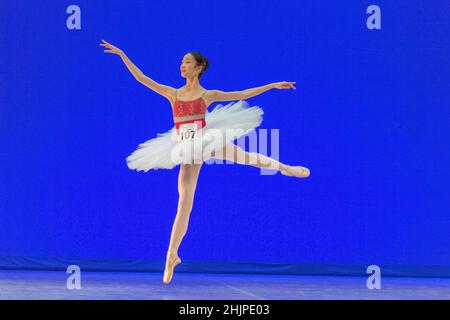 Montreux, Switzerland. 31st Jan, 2022. Yeonseo Choi of South Korea of H Dance Center (107) during the first day of the Prix de Lausanne 2022 competition (Photo by Eric Dubost/Pacific Press) Credit: Pacific Press Media Production Corp./Alamy Live News Stock Photo