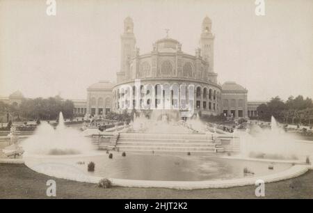 Antique circa 1890 photograph of the Palais du Trocadéro and fountain in Paris, France. SOURCE: ORIGINAL ALBUMEN PHOTOGRAPH Stock Photo