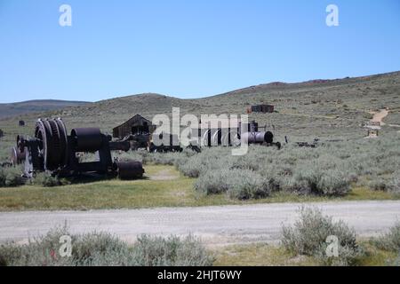 The abandoned gold rush ghost town of Bodie with all the original machinery in California Stock Photo