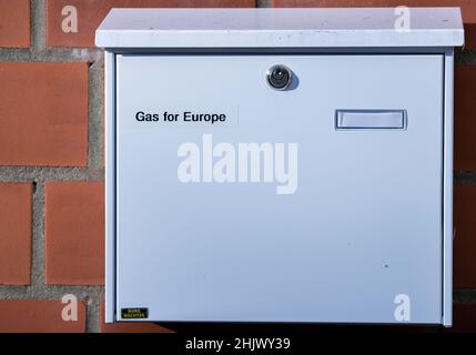 Schwerin, Germany. 28th Jan, 2022. A mailbox with the address inscription 'Gas for Europe' hangs on an office building with a prefabricated construction area in the state capital. The subsidiary necessary for the certification of the Nord Stream 2 gas pipeline was founded a few days ago. The gas transport company Gas for Europe GmbH will become the owner and operator of the German part of the Nord Stream 2 pipeline. Credit: Jens Büttner/dpa-Zentralbild/dpa/Alamy Live News