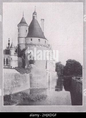 Chenonceaux : the castle moat. Indre-et-Loire. France (1925) Stock Photo