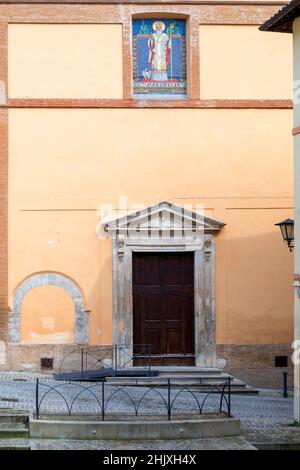 Foreshortening, Corso Vittorio Emanuele course, Church of San Martino, Esanatoglia, Marche, Italy, Europe Stock Photo