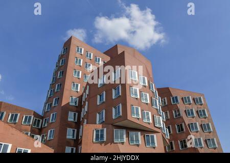 Neuer Zollhof, Gebäude des Architekten Frank O. Gehry, Düsseldorf, Nordrhein-Westfalen, Deutschland Stock Photo