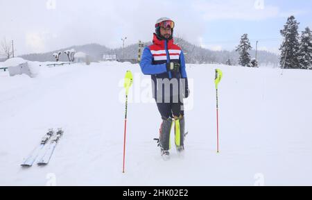 Srinagar, India. 25th Jan, 2022. Indian skier Arif Mohammad Khan pictured during a training session at a World famous ski resort in Gulmarg, some 55 km north of Srinagar city, India. Mohammad Arif Khan became the first athlete from the India to earn a quota place for the Beijing 2022 Winter Olympics in the slalom event in alpine skiing. (Photo by Sajad Hameed/Pacific Press) Credit: Pacific Press Media Production Corp./Alamy Live News Stock Photo