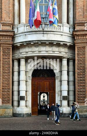 Main entrance of the Palazzo Carignano with the façade in Baroque style in the historic centre of Turin, Piedmont, Italy Stock Photo