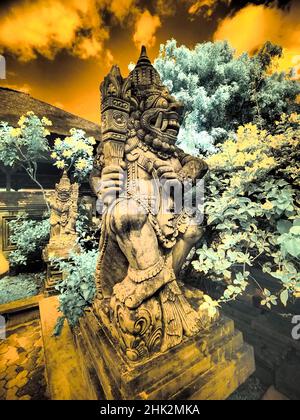 Indonesia, Bali, Ubud. Pura Tirta Empul Temple, bath in Tampaksiring sacred spring Stock Photo