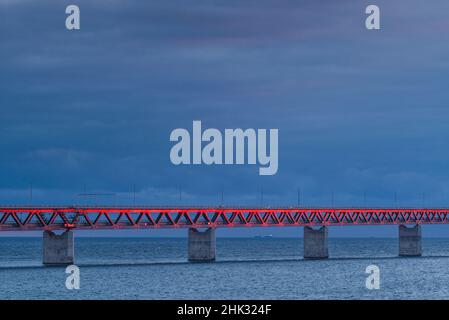 Sweden, Scania, Malmo, Oresund Bridge, longest cable-tied bridge in Europe, linking Sweden and Denmark, sunset Stock Photo