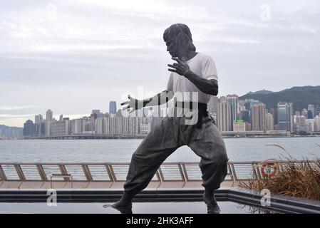 Statue of Bruce Lee in Tsim Sha Tsui promenade, Hong Kong Stock Photo