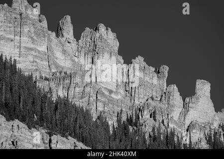USA, Colorado, Gunnison National Forest. Turret Ridge mountains and forest. Stock Photo