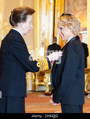 Coronation Street star Sally Dynevor, from Altrincham, is made an MBE (Member of the Order of the British Empire) by the Princess Royal at Windsor Castle. Picture date: Wednesday February 2, 2022. Stock Photo