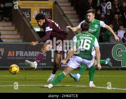 Edinburgh, UK. 28th Jan, 2022. Cinch Premiership - Hibernian v Heart of Midlothian 28/1/2022. Hibernian play host to Hearts in the cinch Premiership at Easter Road Stadium, Edinburgh, Midlothian, UK. Pic shows: HeartsÕ striker, Ellis Simms, shoots. Credit: Ian Jacobs/Alamy Live News Stock Photo