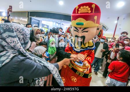 Bogor, Indonesia. 01st Feb, 2022. A group of people perform a Chinese traditional cosplay such Monks Tong Sam Chong, Sun Go Kong, Cu Pat Kay, God Er Lang during parade in the first day of the Lunar New Year at a shopping mall in Bogor Regency, West Java, Indonesia on February 1, 2022. (Photo by Andi M Ridwan/INA Photo Agency/Sipa USA) Credit: Sipa USA/Alamy Live News Stock Photo