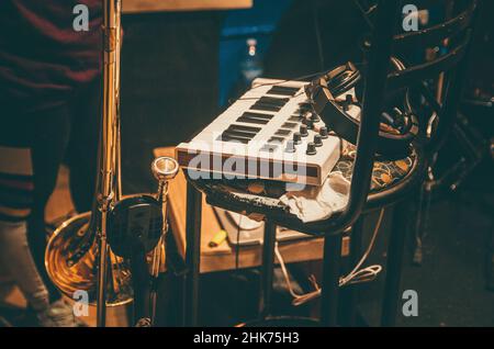 Tranquil view of a piano in a studio Stock Photo