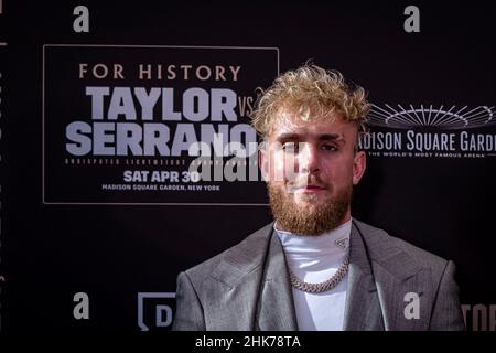 NEW YORK CITY, NY - FEBRUARY 2: Jake Paul poses for photos during the Amanda Serrano v Katie Taylor Press Conference at Madison Square Garden on February 2, 2022 in New York City, New York, United States. (Photo by Matt Davies/PxImages) Stock Photo
