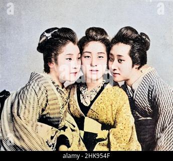 Machine Colourised Three Japanese Girls from the book '  The living races of mankind ' Vol 1 by Henry Neville Hutchinson,, editors John Walter Gregory, and Richard Lydekker, Publisher: London,  Hutchinson & co 1901 Stock Photo