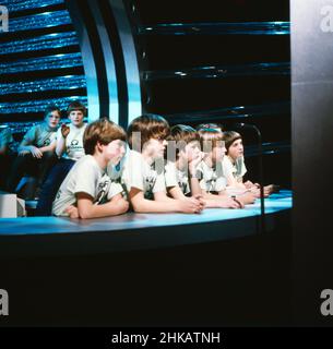Alpha 5, Computerspielshow für Kinder, Deutschland 1981 - 1985, Szenenfoto mit einer Schulklasse als Raumfahrercrew. Stock Photo
