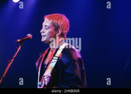 Chris Rea, britischer Sänger, Komponist und Gitarrist, bein einem Auftritt, Deutschland 1988. Stock Photo